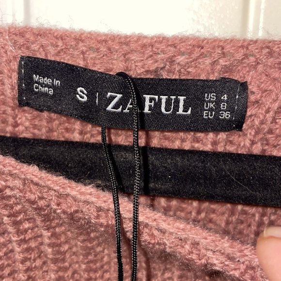 NWT ZAFUL Forever Young Crop Sweater Size 4 - Picture 2 of 5